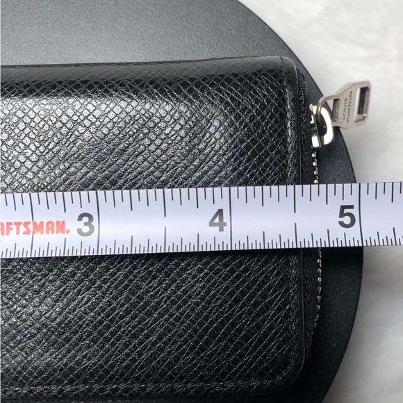 Louis Vuitton Taiga Leather Zippy Coin Purse/or Card Holder,Date Code#-MI3108 - Picture 10 of 16